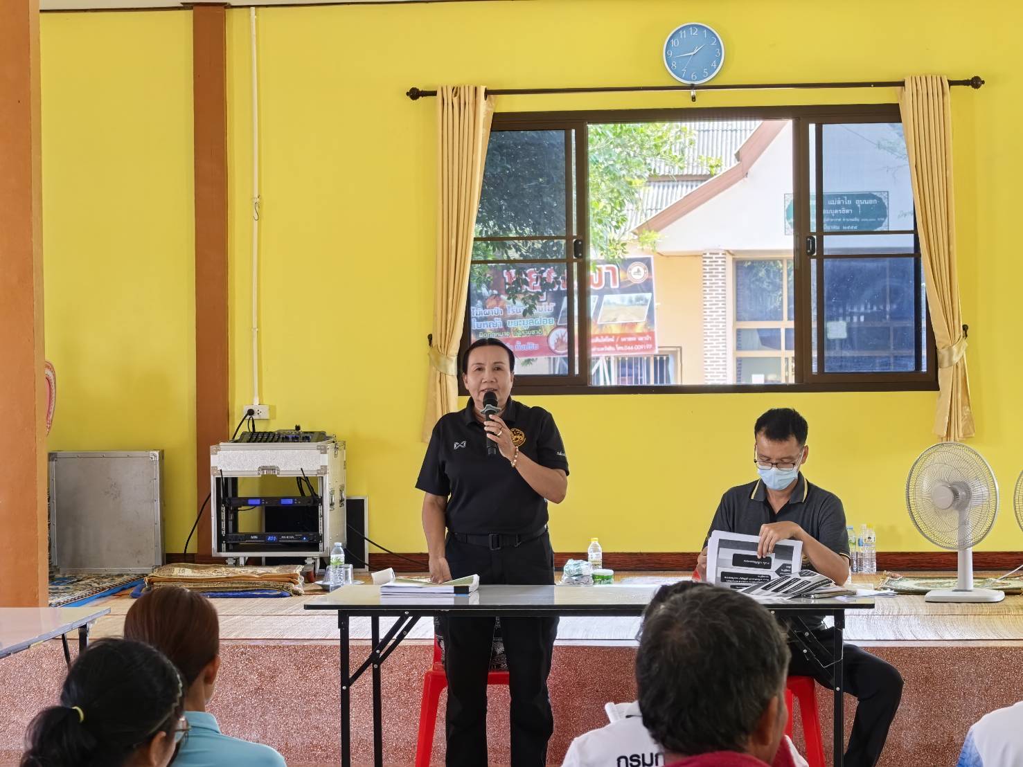 สพอ.โนนแดง ร่วมประชุมเตรียมความพร้อมการประเมินตามโครงการคัดเลือกหมู่บ้านเข้มแข็งตามแนวทาง "แผ่นดินธรรม แผ่นดินทอง" (หมู่บ้าน อยู่เย็น) ประจำปีงบประมาณ พ.ศ. 2569 ระดับเขตตรวจ
