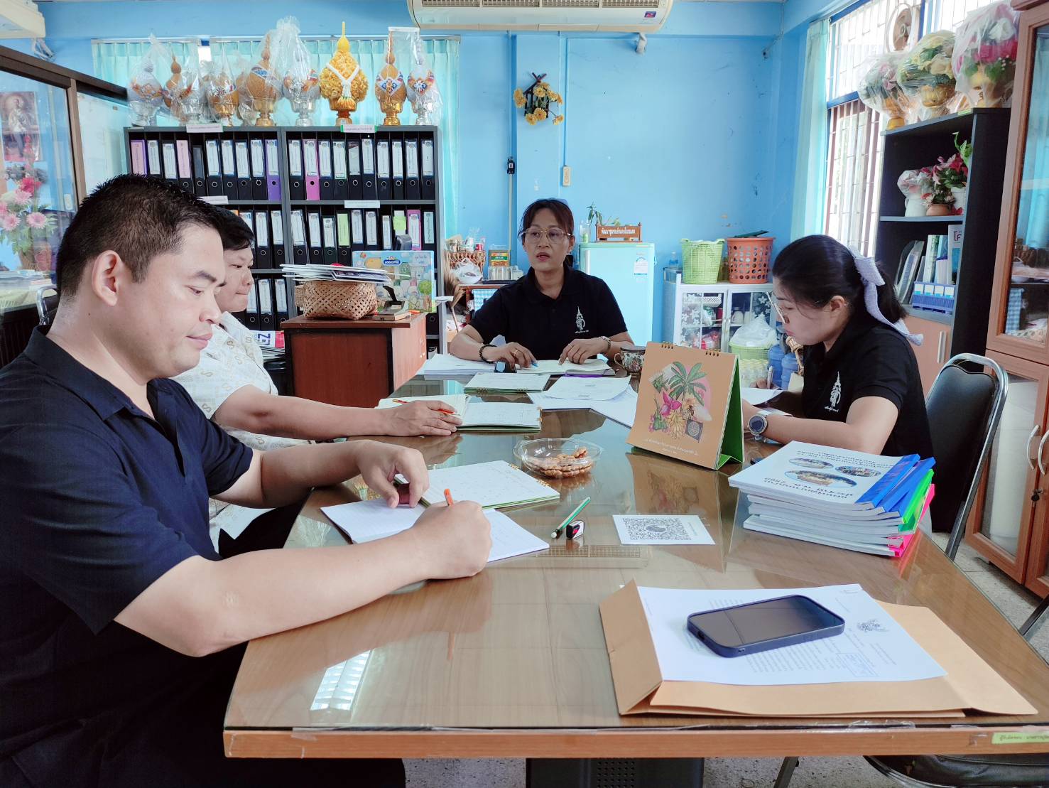 สพอ.โนนแดง ประชุมเจ้าหน้าที่พัฒนาชุมชน ประจำเดือนพฤษภาคม 2569
