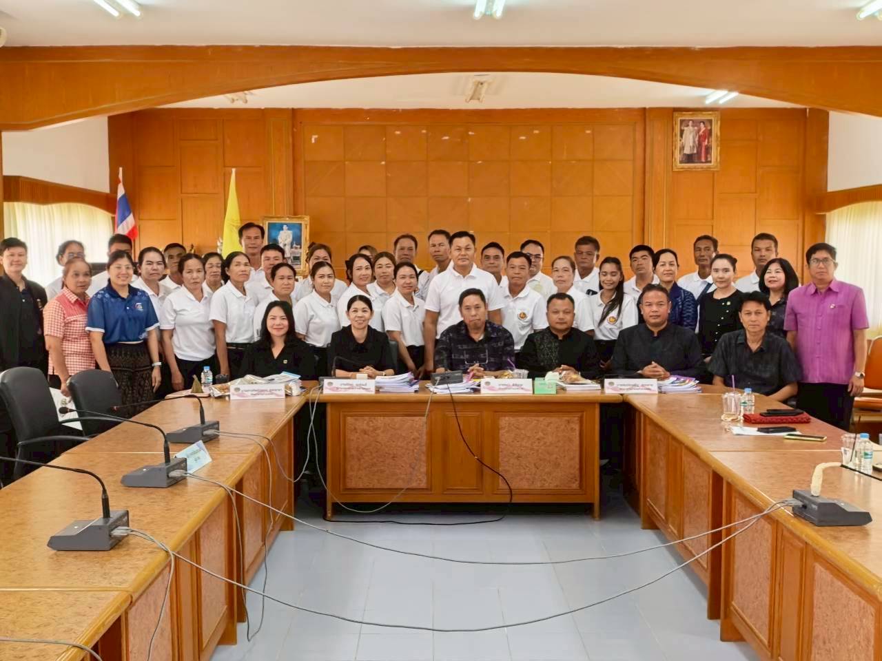 สพอ.โนนแดง ร่วมสนับสนุนการคัดสรรกิจกรรมพัฒนาชุมชนดีเด่น ระดับกลุ่มอำเภอ (โซนผ้าไหมดี) ประจำปี 2569